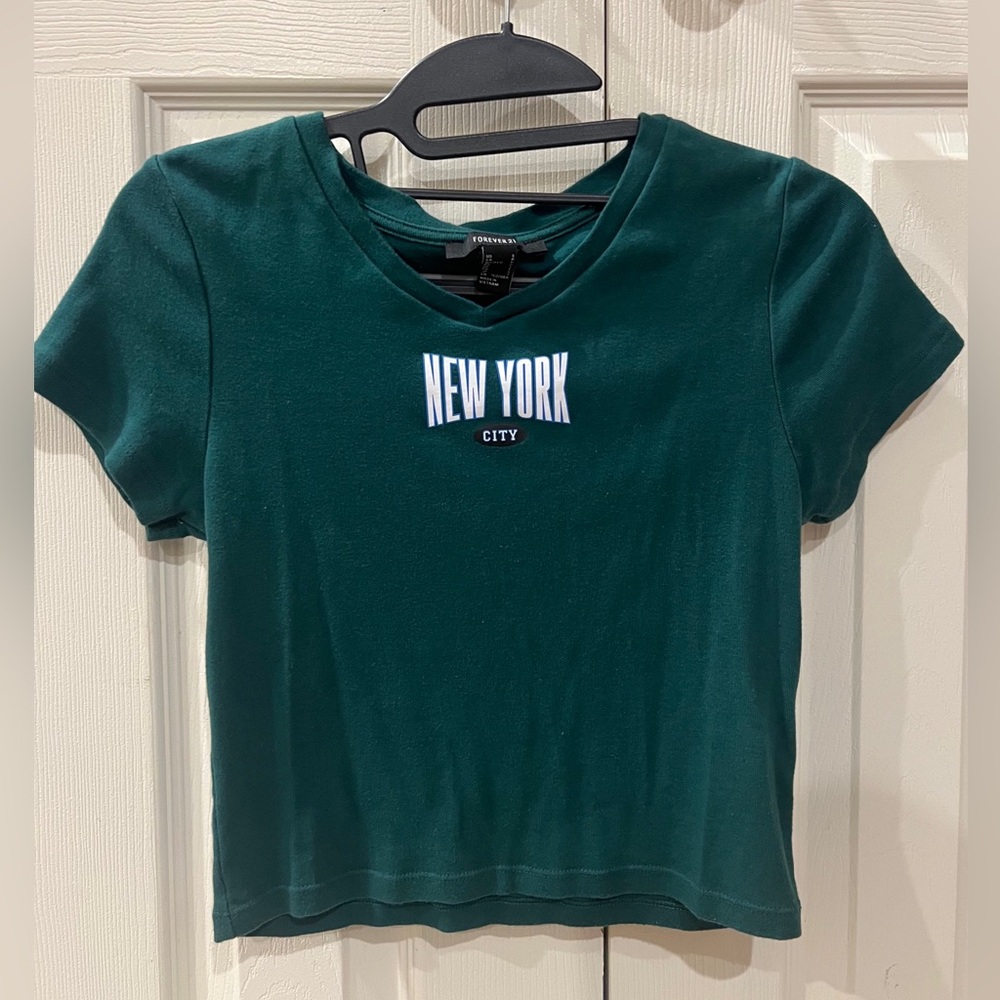 Forever 21 NYC green baby tee
